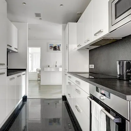 דירה Bnbnova - Elegant 3br Champs-elysees & Arc De Triomphe פריז
