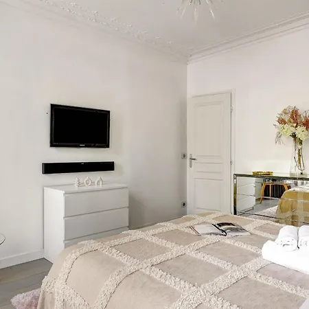 Bnbnova - Elegant 3br Champs-elysees & Arc De Triomphe דירה *